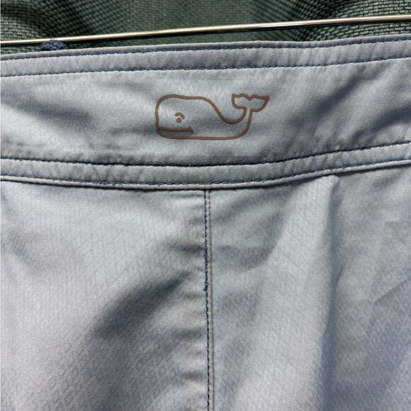 Vineyard Vines Swim Trunk Light and Dark Blue Fish Design, Size Large/36 - Picture 4 of 7